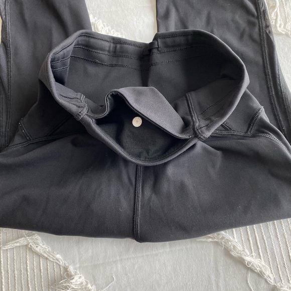 Lululemon black crops - Picture 9 of 9